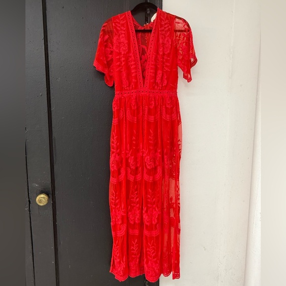 Honey Punch Dresses & Skirts - Hot Honey Punch Vibrant Red Lace Dress 🔥Sexy & Delicate🔥